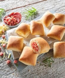Dermaris Pizza-Brötchen Salami-Käse