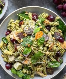 Nudelsalat mit aromatischem Pesto